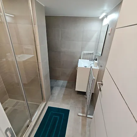 Dama2 Apartment Eger